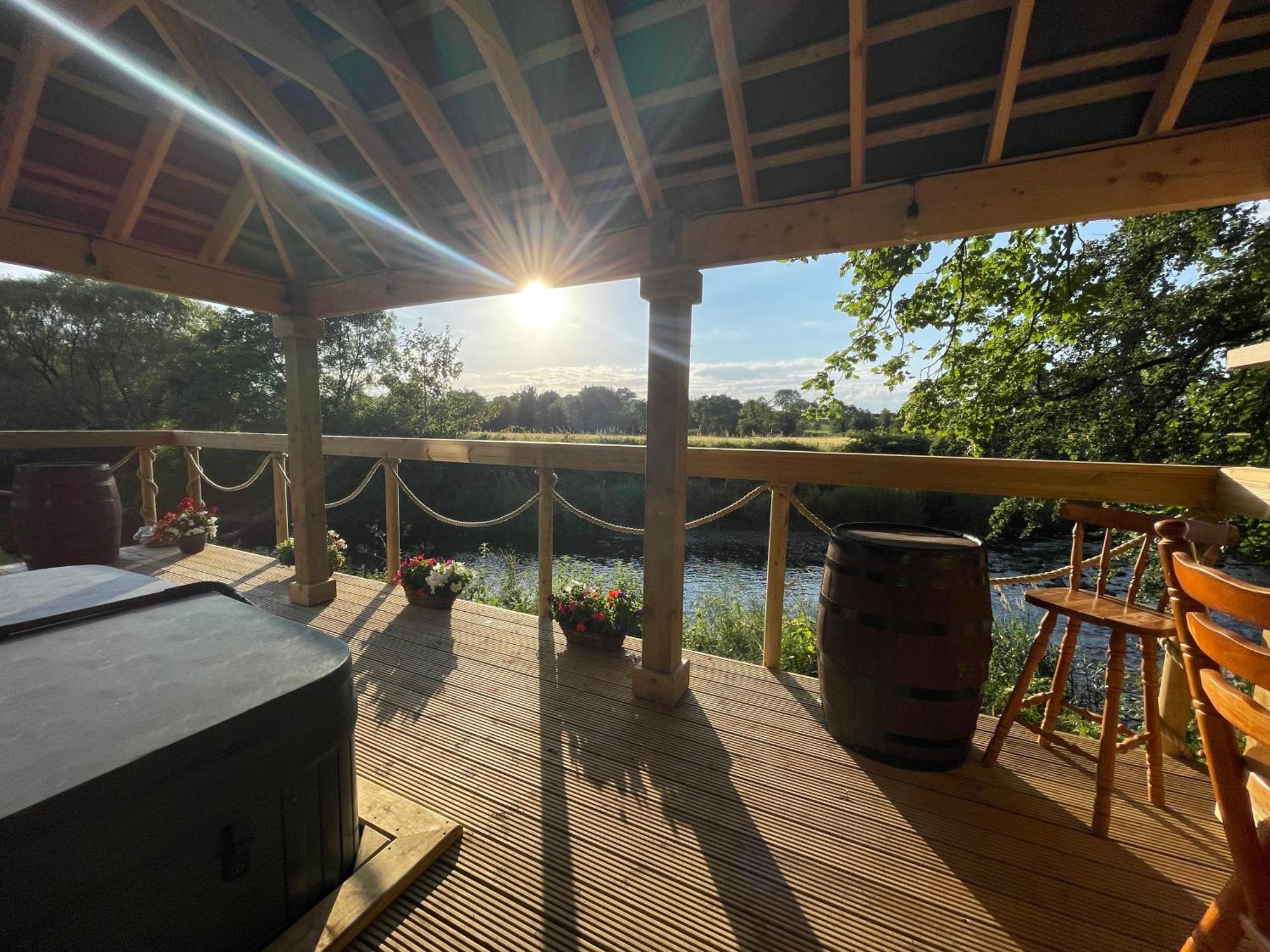 Luxury Accommodation In County Antrim With Riverside Hot Tub Kells Exterior foto